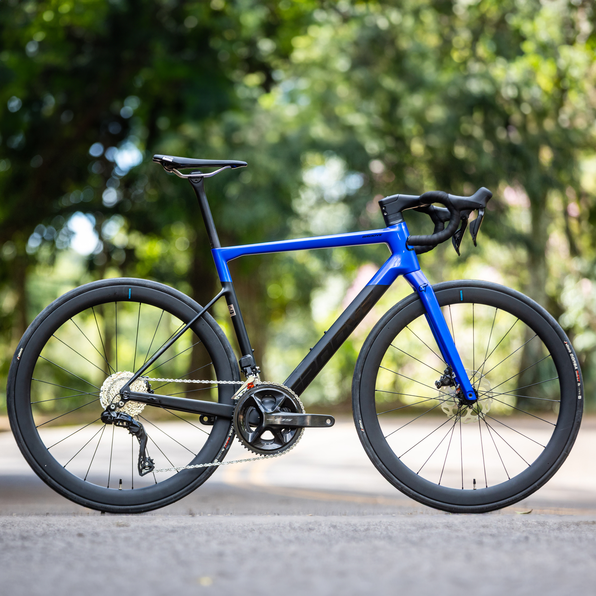 Overdrive Carbon 105 Di2 24v